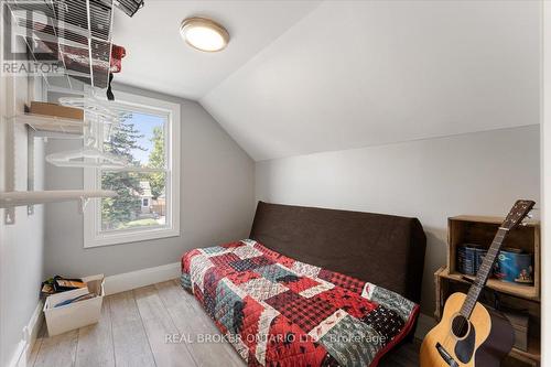 13 East 9Th Street, Hamilton (Centremount), ON - Indoor Photo Showing Bedroom