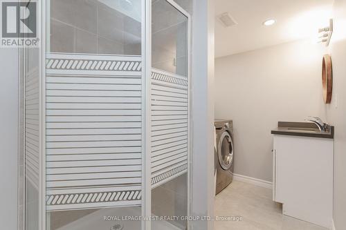 112 Bonham Boulevard, Mississauga (Streetsville), ON -  Photo Showing Laundry Room