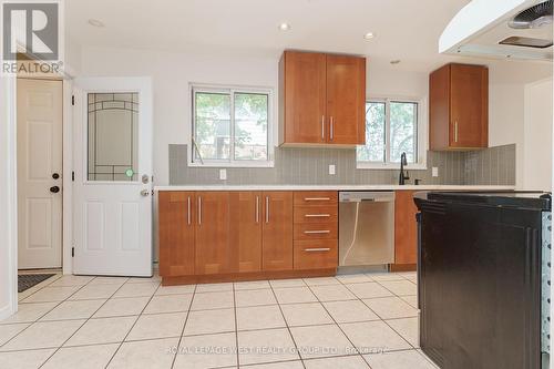 112 Bonham Boulevard, Mississauga (Streetsville), ON - Indoor Photo Showing Kitchen