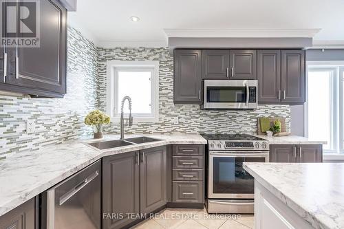 35 Princess Point Drive, Wasaga Beach, ON - Indoor Photo Showing Kitchen With Double Sink With Upgraded Kitchen