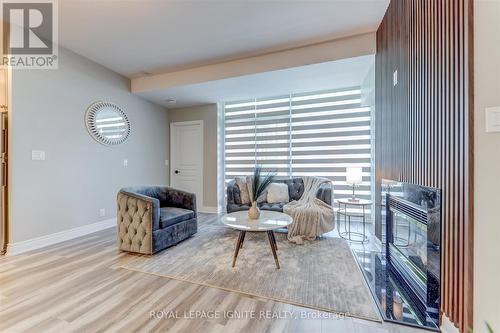 402 - 3939 Duke Of York Boulevard, Mississauga (City Centre), ON - Indoor