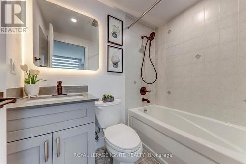 402 - 3939 Duke Of York Boulevard, Mississauga, ON - Indoor Photo Showing Bathroom