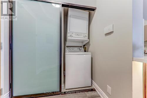 402 - 3939 Duke Of York Boulevard, Mississauga, ON - Indoor Photo Showing Laundry Room