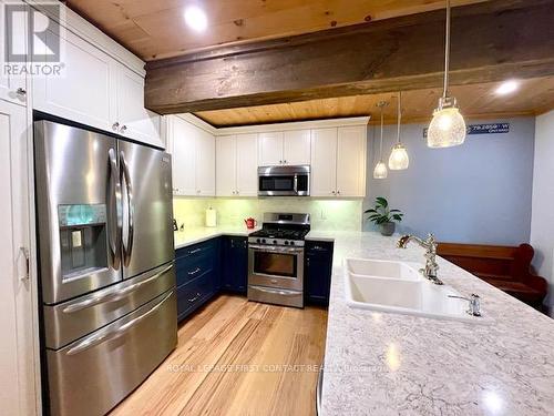 886 Muskoka Road 10 Road, Huntsville, ON - Indoor Photo Showing Kitchen With Double Sink