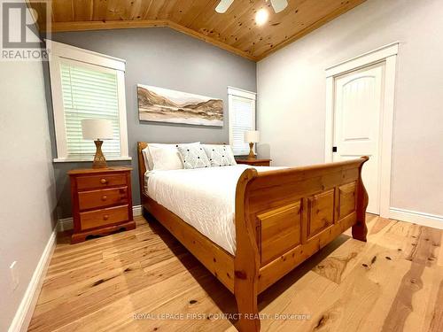 886 Muskoka Road 10 Road, Huntsville, ON - Indoor Photo Showing Bedroom