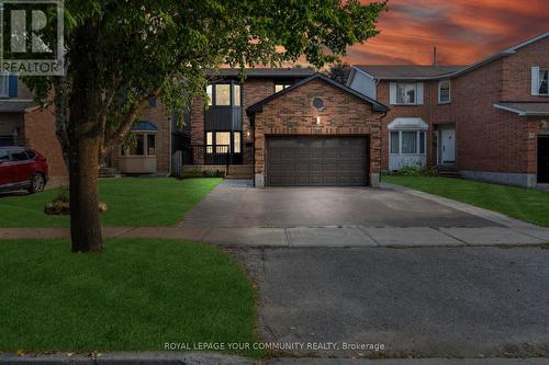 39 Hollingshead Drive, Aurora (Aurora Village), ON - Outdoor With Facade