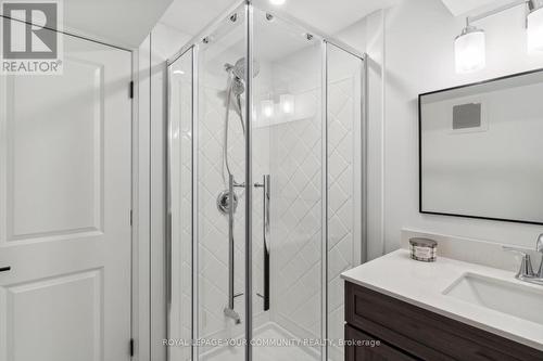 39 Hollingshead Drive, Aurora (Aurora Village), ON - Indoor Photo Showing Bathroom