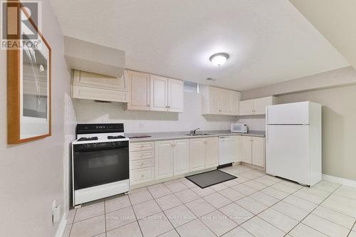 3341 Nutcracker Drive, Mississauga (Lisgar), ON - Indoor Photo Showing Kitchen