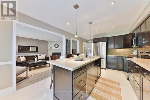 3341 Nutcracker Drive, Mississauga (Lisgar), ON - Indoor Photo Showing Kitchen With Upgraded Kitchen