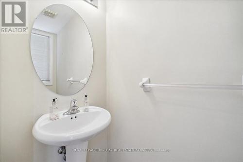 4130 Rawlins Common, Burlington, ON - Indoor Photo Showing Bathroom