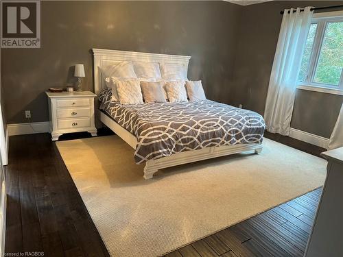 560 Meadow Lane, Southampton, ON - Indoor Photo Showing Bedroom