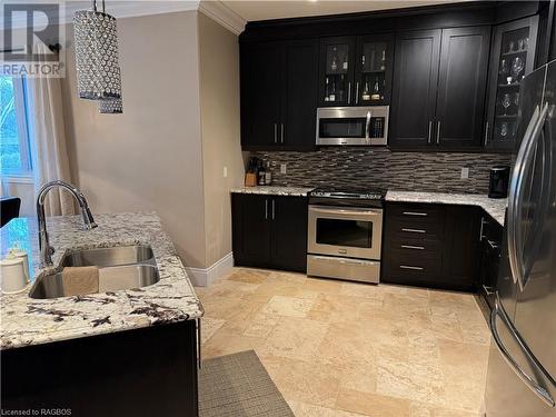 560 Meadow Lane, Southampton, ON - Indoor Photo Showing Kitchen With Double Sink With Upgraded Kitchen