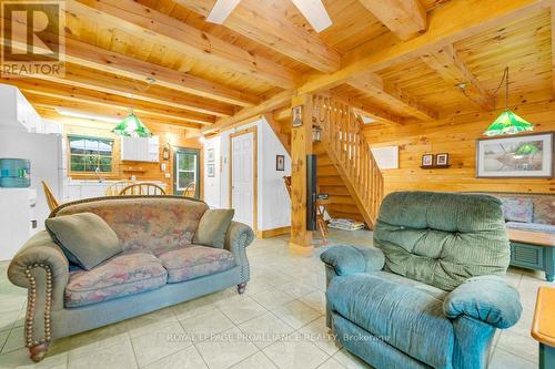 1310 Cardinal Heights Drive, Central Frontenac, ON - Indoor Photo Showing Living Room