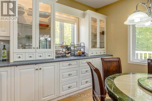 91 Mary Jane Road, Tiny, ON - Indoor Photo Showing Dining Room