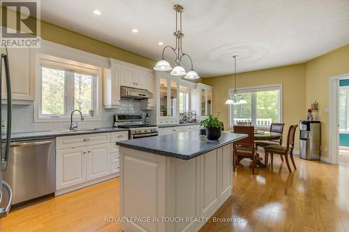 91 Mary Jane Road, Tiny, ON - Indoor Photo Showing Kitchen With Stainless Steel Kitchen With Upgraded Kitchen