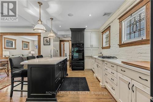 8 Wolseley Avenue, St. Catharines, ON - Indoor Photo Showing Kitchen With Upgraded Kitchen