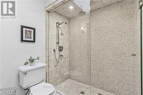 8 Wolseley Avenue, St. Catharines, ON - Indoor Photo Showing Bathroom