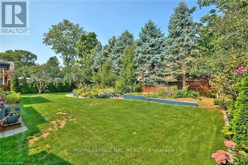 119 Sandra Drive, Pelham, ON - Outdoor With Backyard