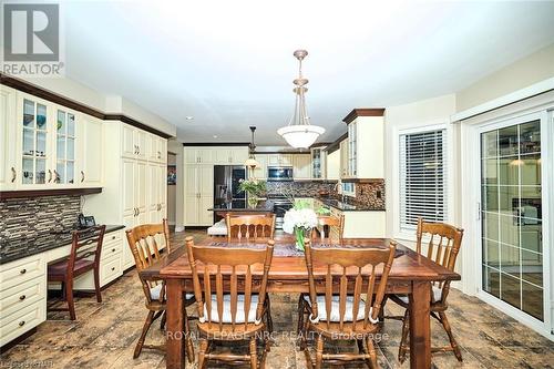 119 Sandra Drive, Pelham, ON - Indoor Photo Showing Dining Room