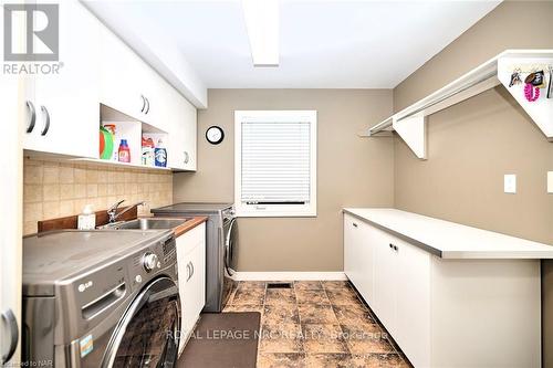 119 Sandra Drive, Pelham, ON - Indoor Photo Showing Laundry Room