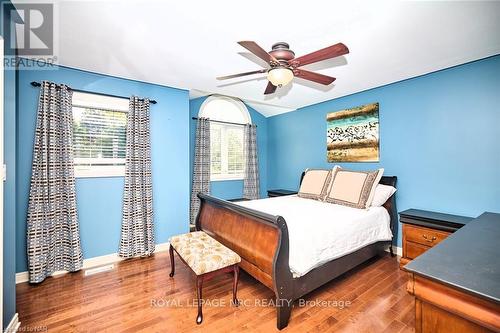 119 Sandra Drive, Pelham, ON - Indoor Photo Showing Bedroom