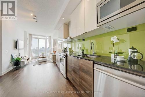 3306 - 121 Mcmahon Drive, Toronto (Bayview Village), ON - Indoor Photo Showing Kitchen