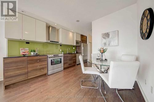 3306 - 121 Mcmahon Drive, Toronto (Bayview Village), ON - Indoor Photo Showing Kitchen