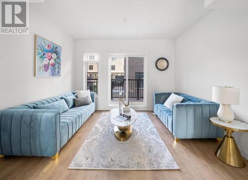 23 Case Ootes Drive, Toronto (Victoria Village), ON - Indoor Photo Showing Living Room