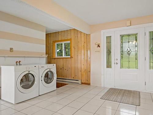 Kitchen - 1152 Ch. Du Pont-Mccaskill, L'Ascension, QC - Indoor Photo Showing Laundry Room