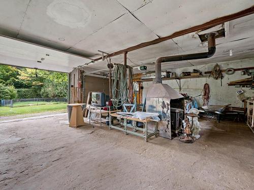 Garage - 1152 Ch. Du Pont-Mccaskill, L'Ascension, QC - Indoor Photo Showing Garage