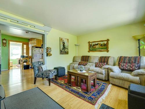 Salon - 1609 Rue Roy, Prévost, QC - Indoor Photo Showing Living Room