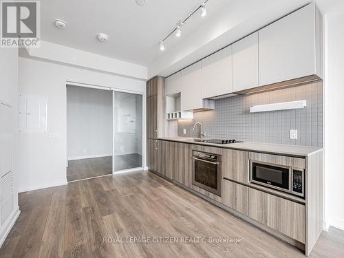 5708 - 5 Butter Mill Avenue, Vaughan, ON - Indoor Photo Showing Kitchen With Upgraded Kitchen