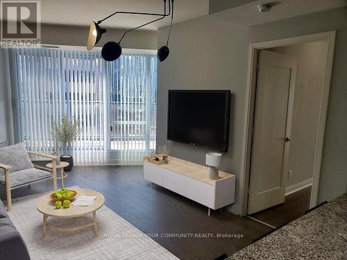 820 - 825 Church Street, Toronto, ON - Indoor Photo Showing Living Room