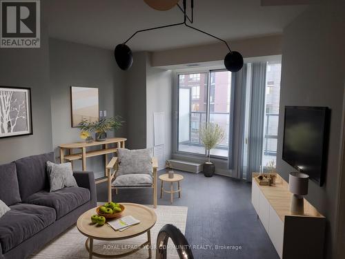 820 - 825 Church Street, Toronto, ON - Indoor Photo Showing Living Room