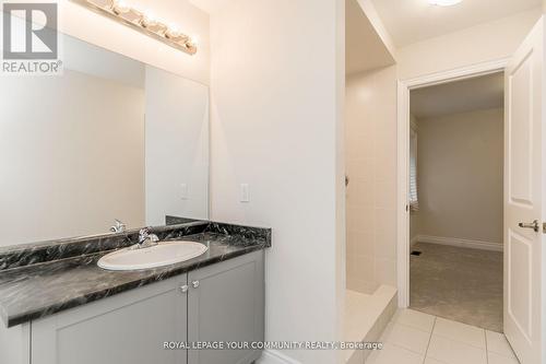 27 Lorne Thomas Place, New Tecumseth, ON - Indoor Photo Showing Bathroom