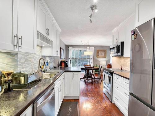 234 Cypress Ave, Kamloops, BC - Indoor Photo Showing Kitchen With Stainless Steel Kitchen With Upgraded Kitchen