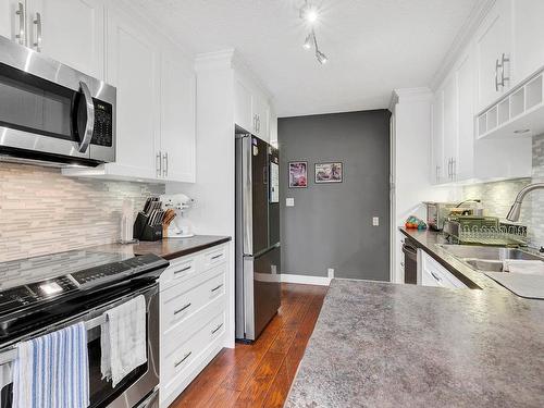 234 Cypress Ave, Kamloops, BC - Indoor Photo Showing Kitchen With Stainless Steel Kitchen With Double Sink With Upgraded Kitchen