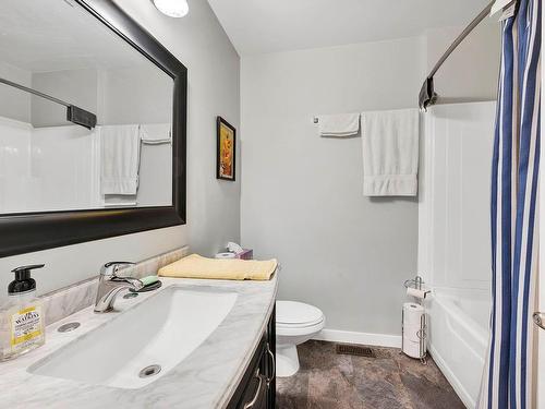 234 Cypress Ave, Kamloops, BC - Indoor Photo Showing Bathroom