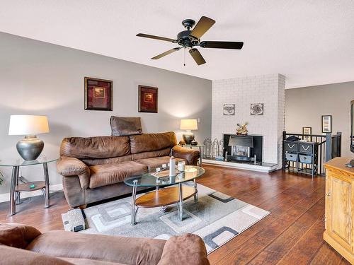 234 Cypress Ave, Kamloops, BC - Indoor Photo Showing Living Room With Fireplace