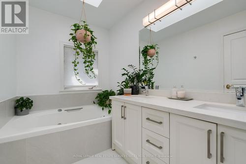 74 Macpherson Avenue, Toronto (Annex), ON - Indoor Photo Showing Bathroom