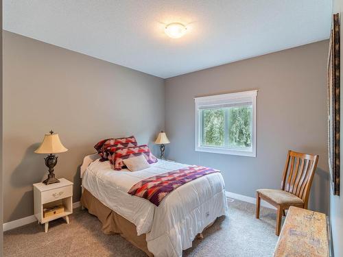 3395 Shuswap Rd, Kamloops, BC - Indoor Photo Showing Bedroom