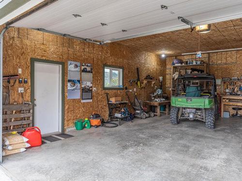 3395 Shuswap Rd, Kamloops, BC - Indoor Photo Showing Garage