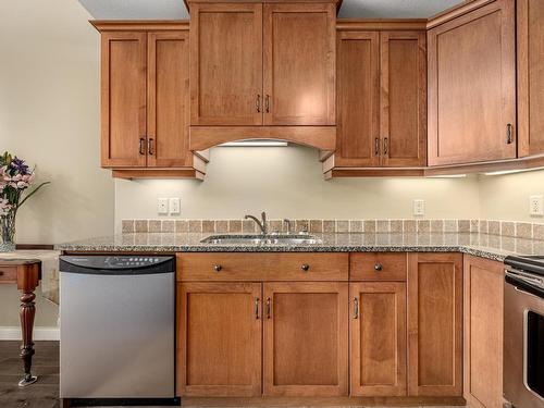 307-1390 Hillside Drive, Kamloops, BC - Indoor Photo Showing Kitchen With Double Sink