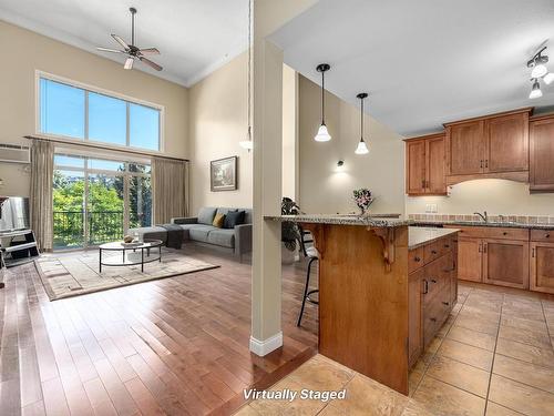 307-1390 Hillside Drive, Kamloops, BC - Indoor Photo Showing Kitchen