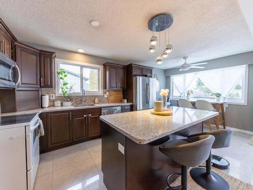 3192 Wawn Cres, Kamloops, BC - Indoor Photo Showing Kitchen