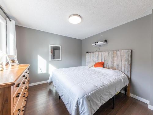 3192 Wawn Cres, Kamloops, BC - Indoor Photo Showing Bedroom