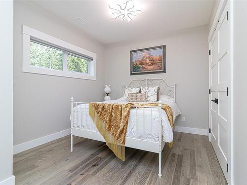 881 Bradley Dyne Rd, North Saanich, BC 