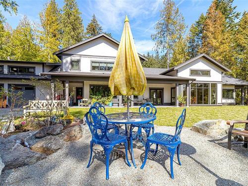 881 Bradley Dyne Rd, North Saanich, BC 