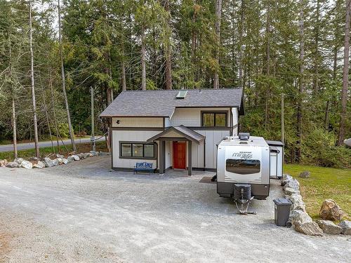 881 Bradley Dyne Rd, North Saanich, BC 