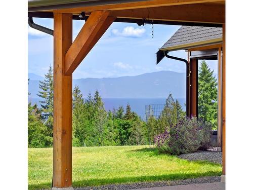 416 Grovehill Rd, Qualicum Beach, BC 